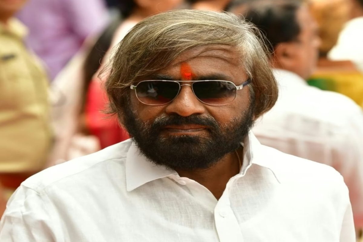 Eshwar khandre minister